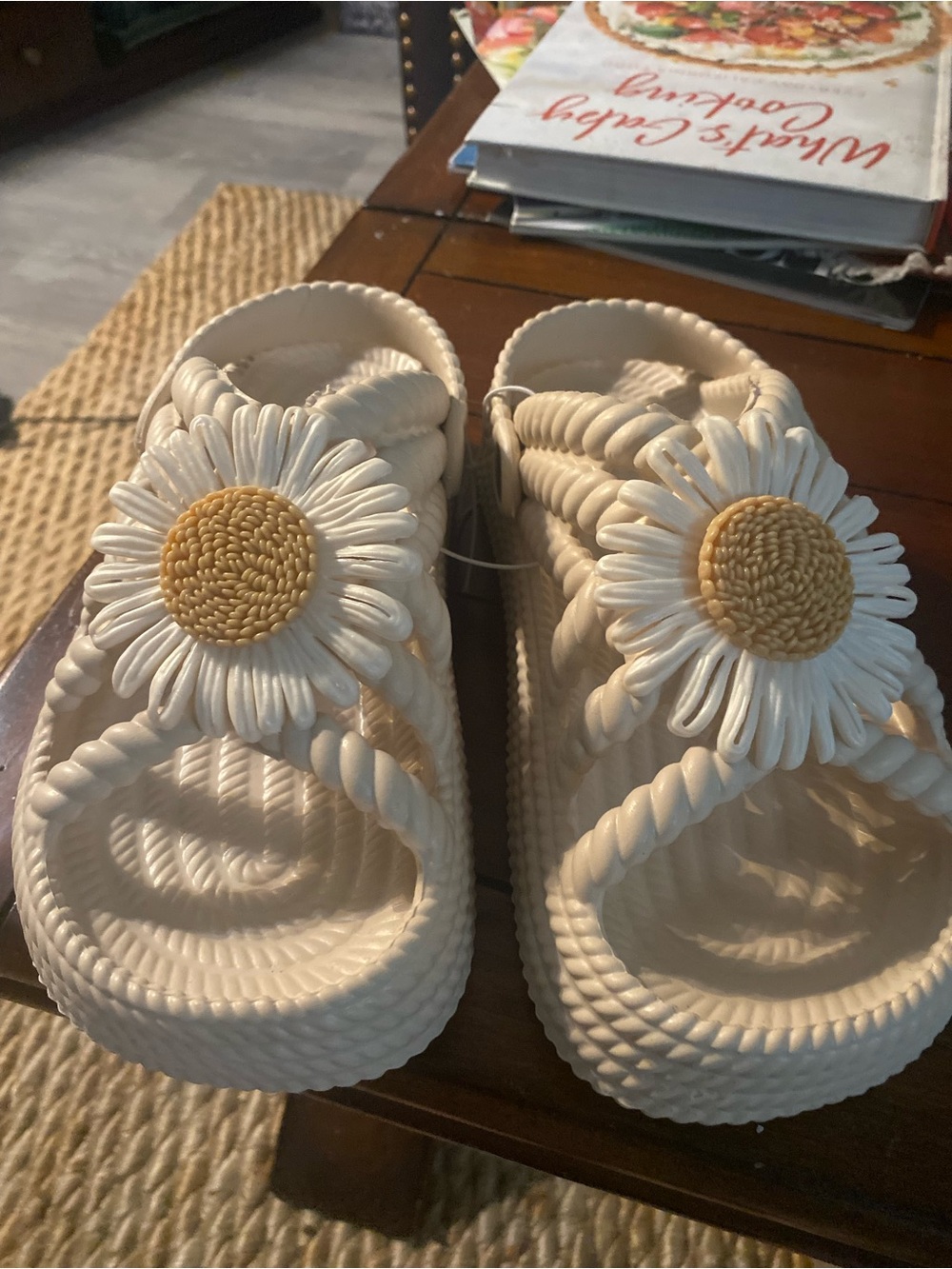 Source Unknown Cream Daisy Slide Sandals